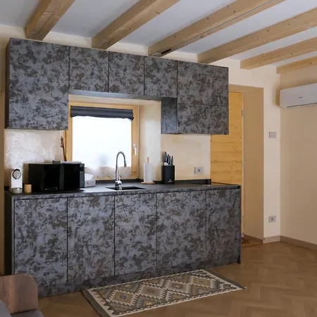 Aletia دومودوسولا